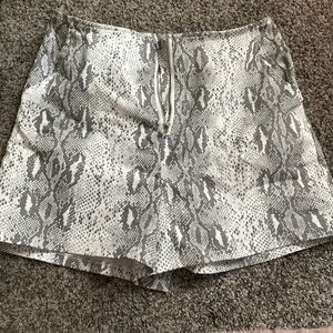 Gray Snake Print Women's Skort